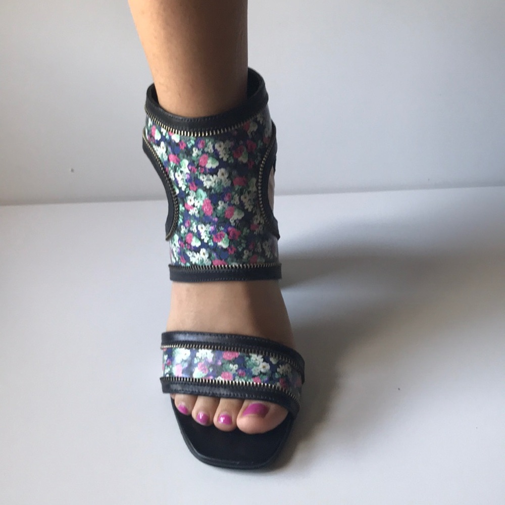 Rebecca Minkoff high heel sandal 7.5 - Picture 3 of 7